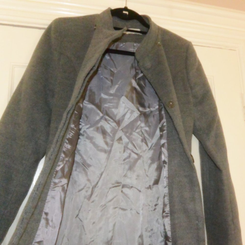 Grey Long Coat with faux fur hood size 42 - Picture 8 of 13